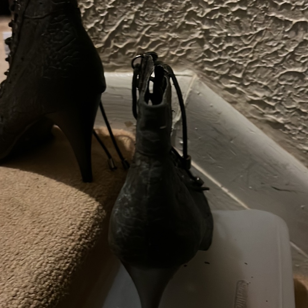 Pilar Abril size 10. Boots.  Used - Picture 2 of 4